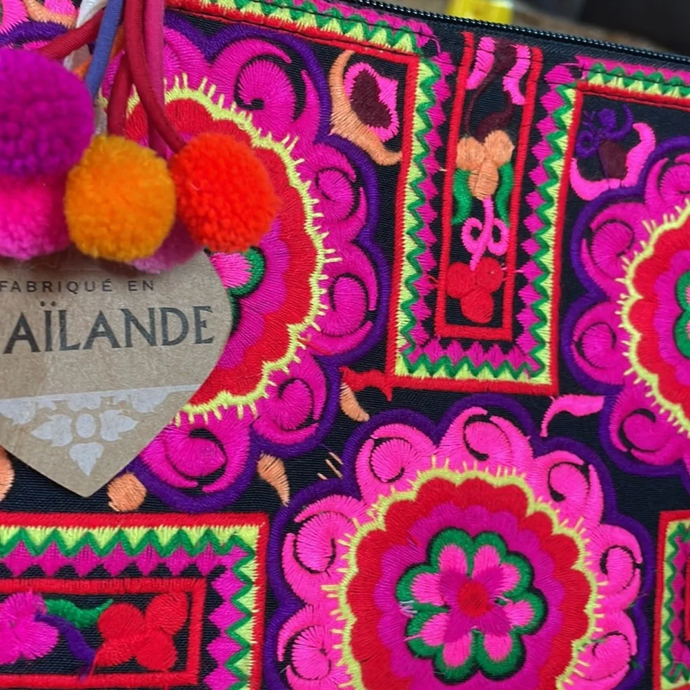 Cosmetic Travel Bag/ Organizer. Hand Embroidered Floral Thai Design. 11.5" x7.5 - Picture 12 of 12